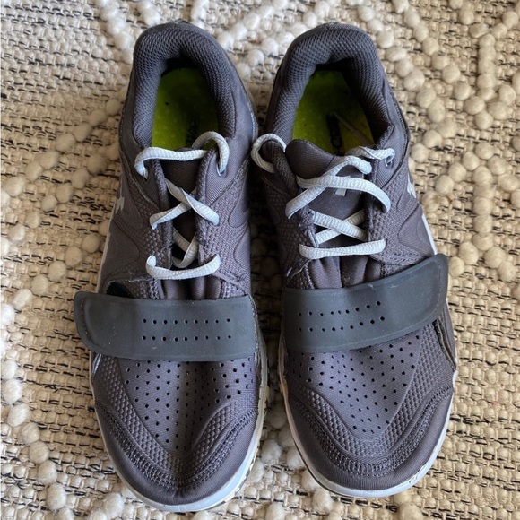 Under Armour Women's Gray White Micro G Renegade Running Shoes Size 7‎ - Picture 1 of 6